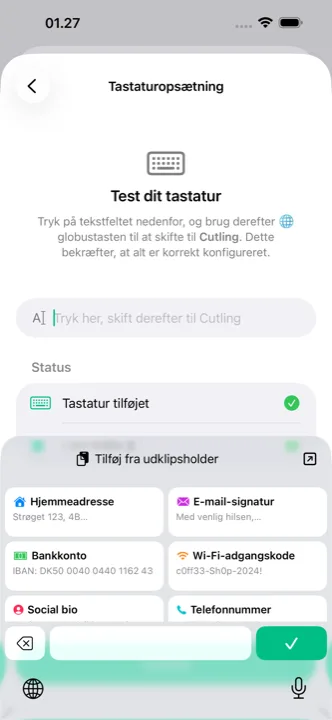 Cutling-tastaturet åbent på en telefon med gemte cutlings klar til et tryk