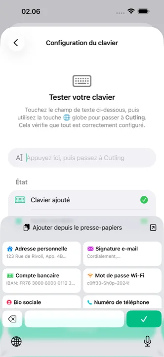 Le clavier Cutling ouvert sur un téléphone, avec des cutlings enregistrés prêts à être touchés