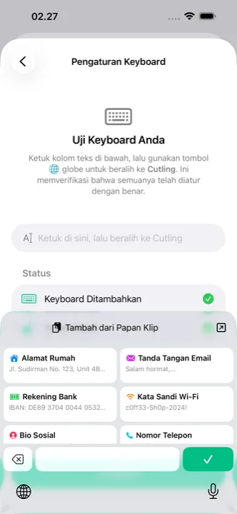Keyboard Cutling terbuka di iPhone, menampilkan cutling tersimpan yang siap diketuk