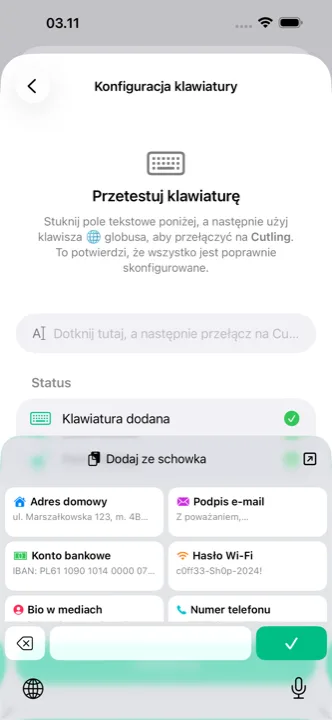Klawiatura Cutling otwarta na telefonie, z zapisanymi cutlingami gotowymi do stuknięcia