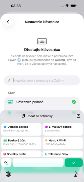 Klávesnica Cutling otvorená na telefóne s uloženými cutlingami pripravenými na ťuknutie