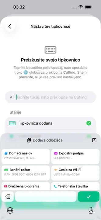 Tipkovnica Cutling, odprta na telefonu, s shranjenimi cutlingi, pripravljenimi na dotik